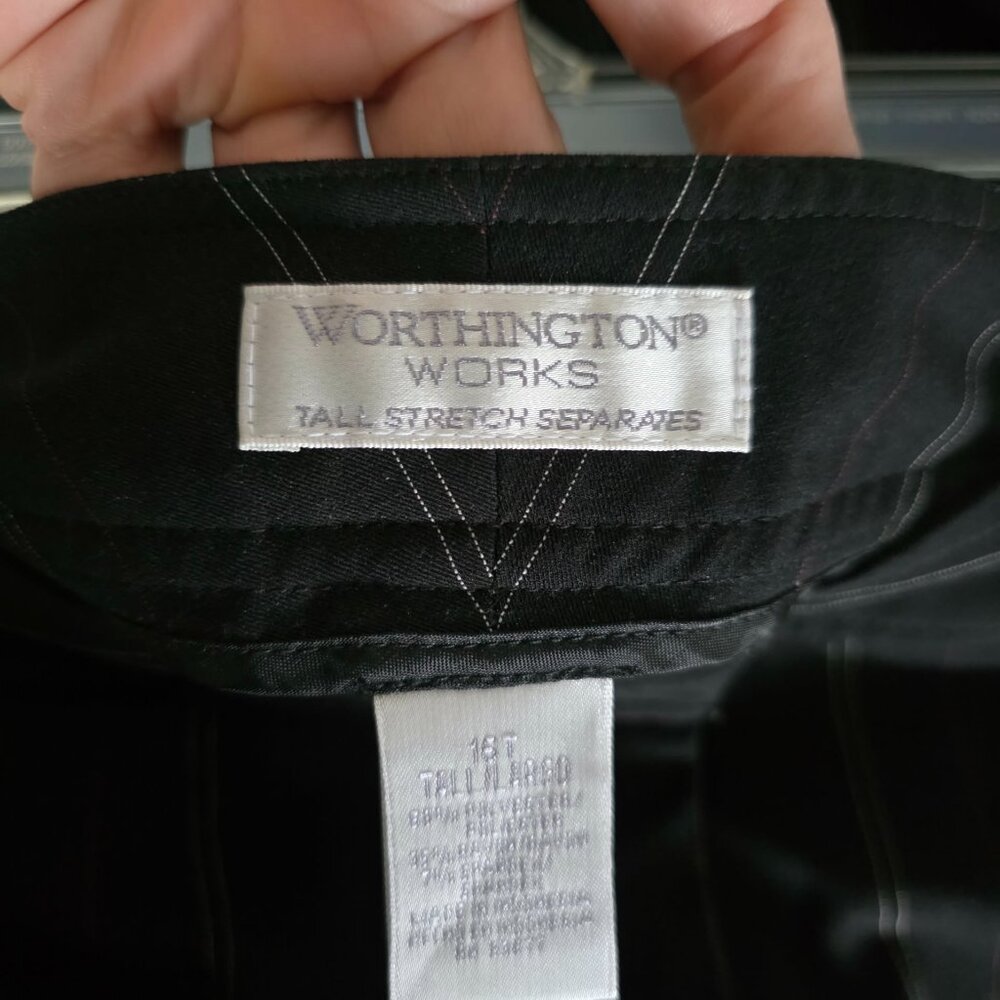 EUC Women's Pin-Striped Suit - Jacket & Pants - Tall - Picture 2 of 9